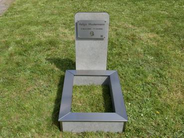 Urnengrab Abgerundete Ecken mit Grabdenkmal